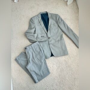Zara Men’s Slim Gray Suit (Jacket 34/ Pants 30/27)